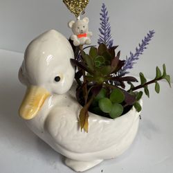 Natural Mother’s Day flower Arrangement