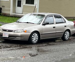 2000 Toyota Corolla
