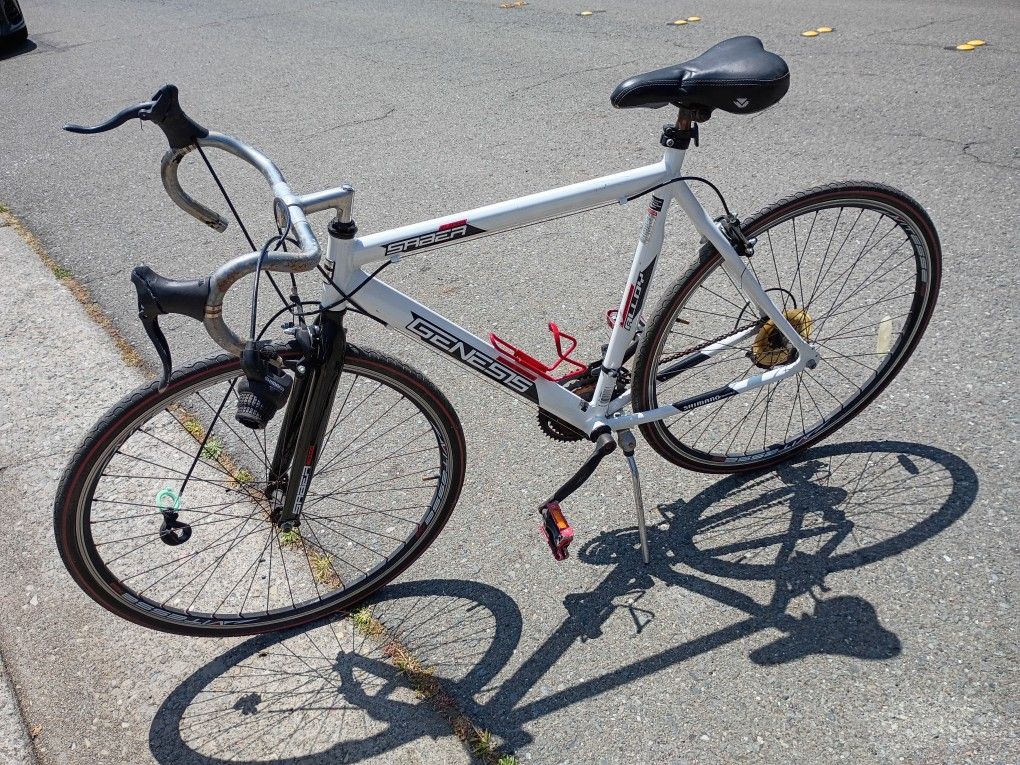 Genesis 700c Saber road Bike
