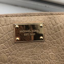 Michael Kors Zipper Wallet