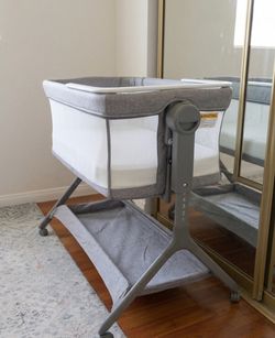 Baby Bassinet 3-in-1 Bedside Sleeper with Mosquito Net & 6- Height Adjustable Design for Newborn Safety & Comfort