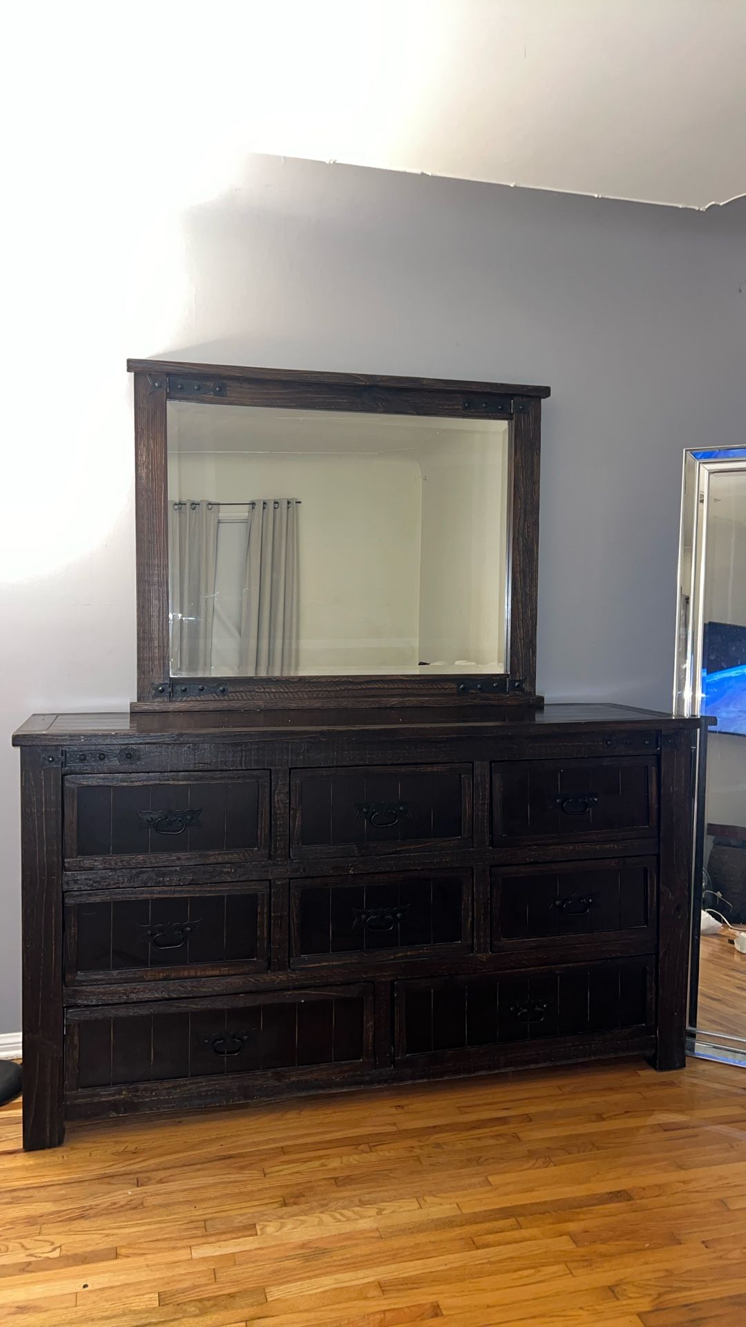 8 Drawer Dresser With Mirror