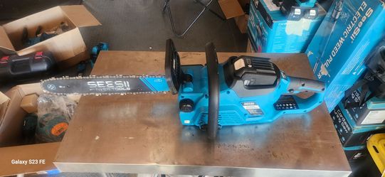 SeeSii Cordless Electric Chainsa used only one time.