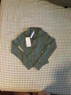 Green/gold Lululemon define jacket