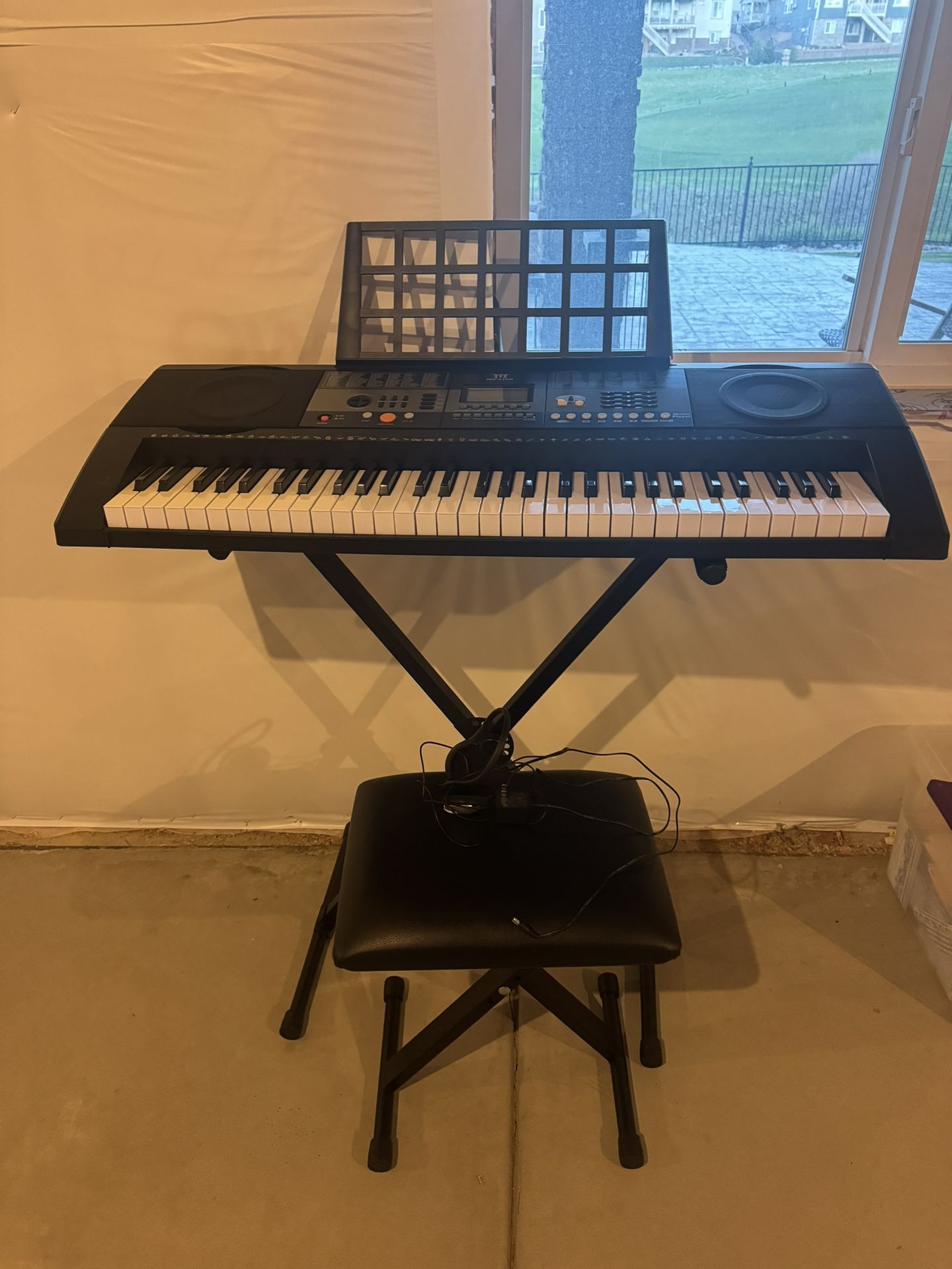 Electric keyboard With Stool