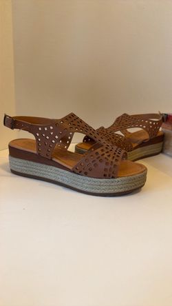 Bella Vita Brown Italian Leather  Sandals size 8 WW