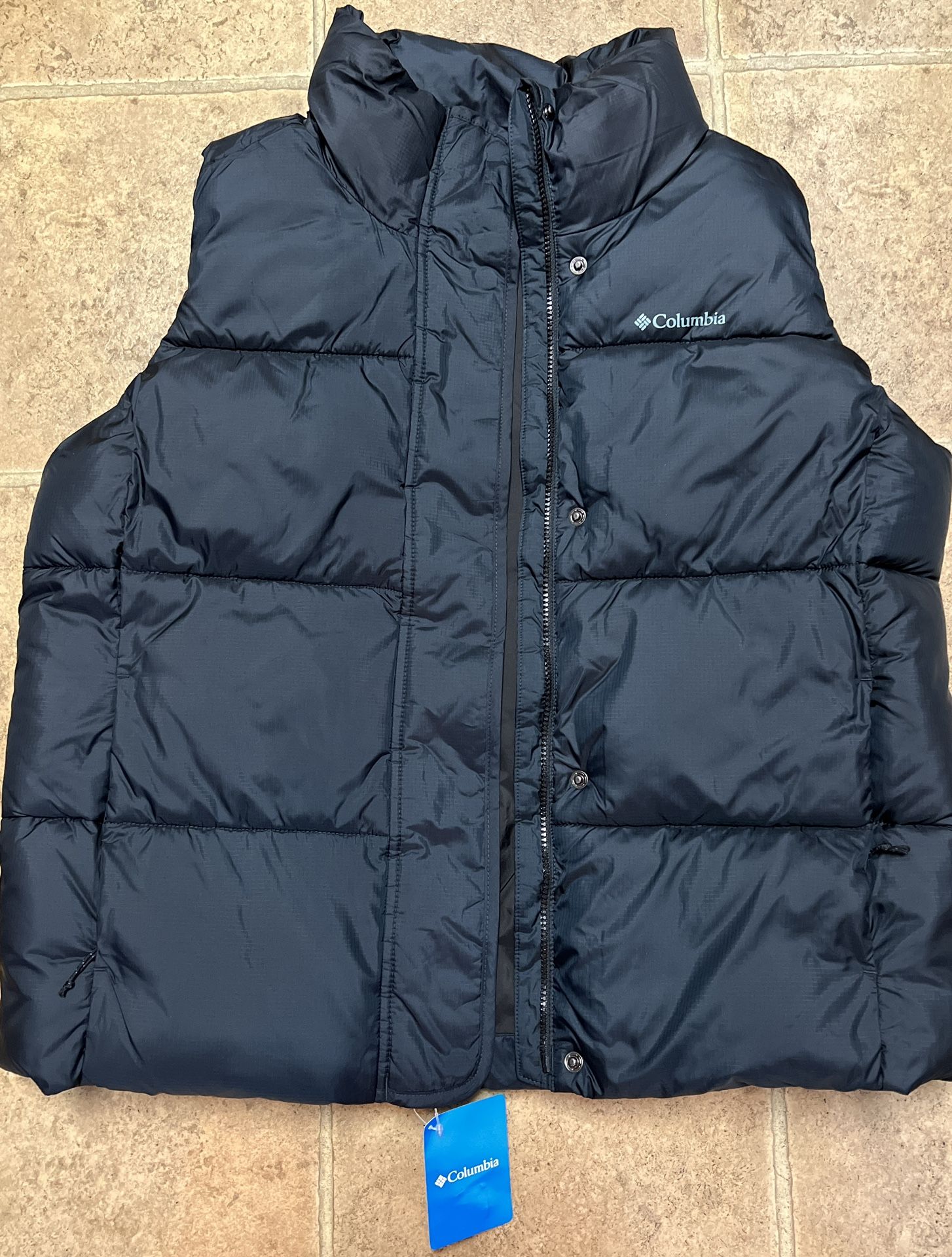 COLUMBIA WOMENS PUFFER VEST NWT