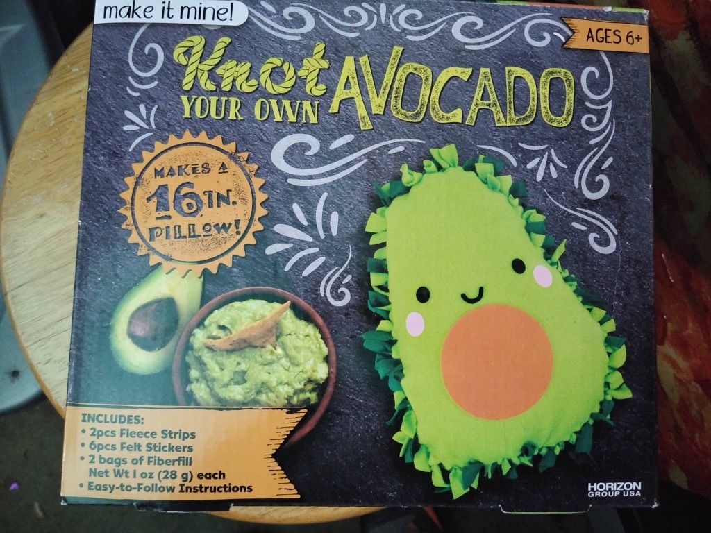 Knot avacado pillow making kit