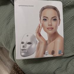 Light Facial Beauty Mask