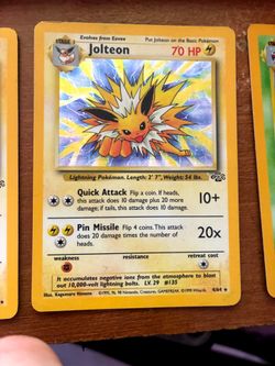 POKEMON TRADING CARDS - JOLTEON HOLO RARE #4/64 NEAR MINT