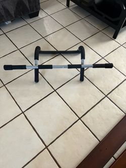 Pull up bar
