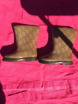 Gucci baby rain boots size 4