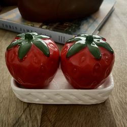 Strawberry salt & pepper shakers with tray