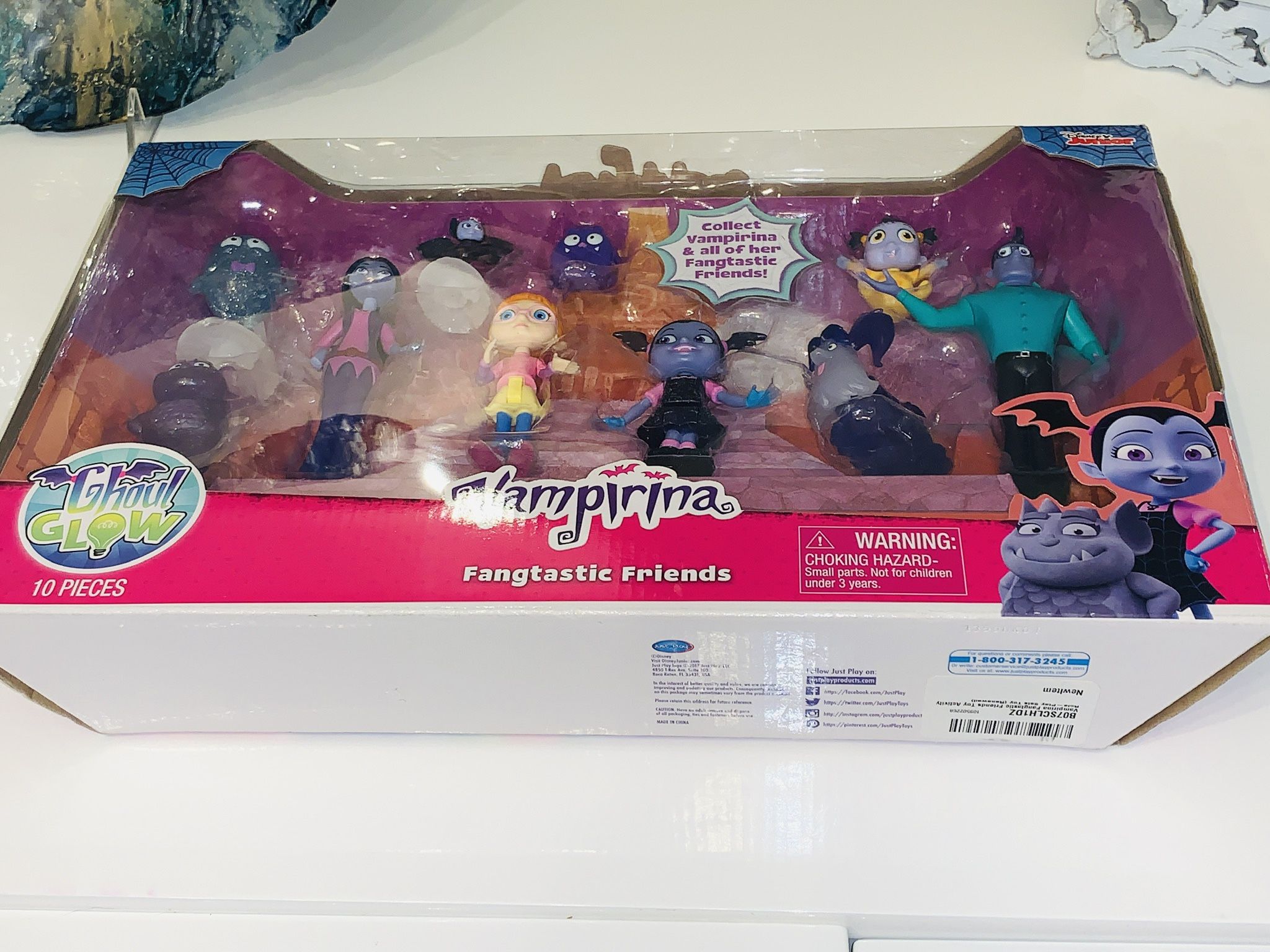 Disney Junior's Vampirina Fangtastic Friends Figure Set