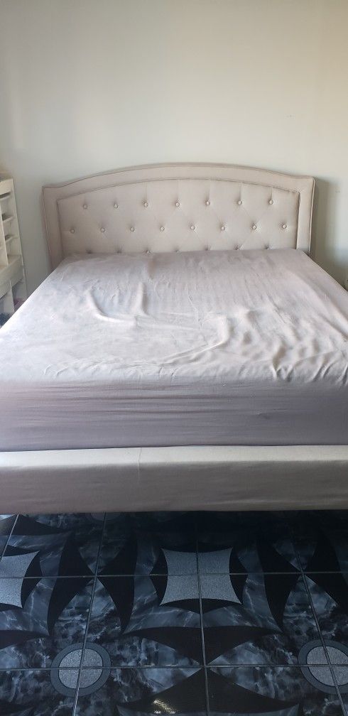 Queen Bed Frame With Mattress