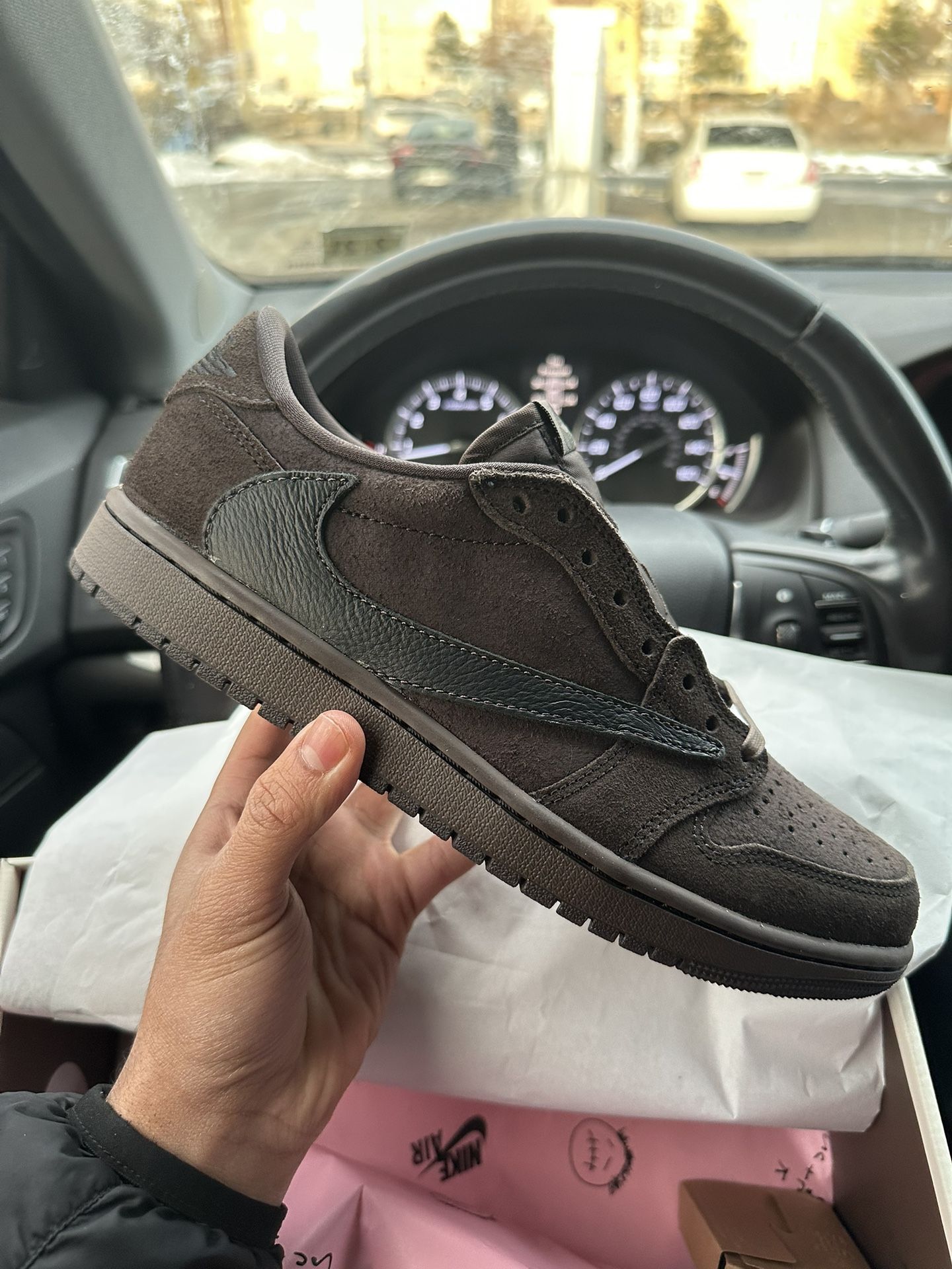 Travis Scott Jordan 1 Low “Velvet Brown”