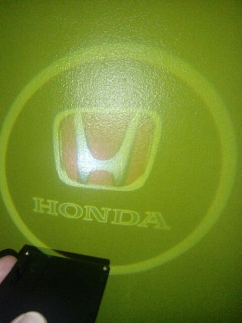 Door Honda logo!