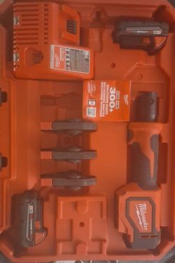Milwaukee M18 Short Throw Press Tool Kit (Model 2674-22C).