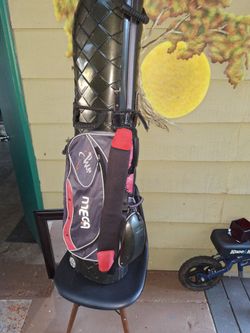 Self contained hard shell golf travel bag