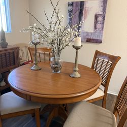 5 piece round oak dining table and sideboard