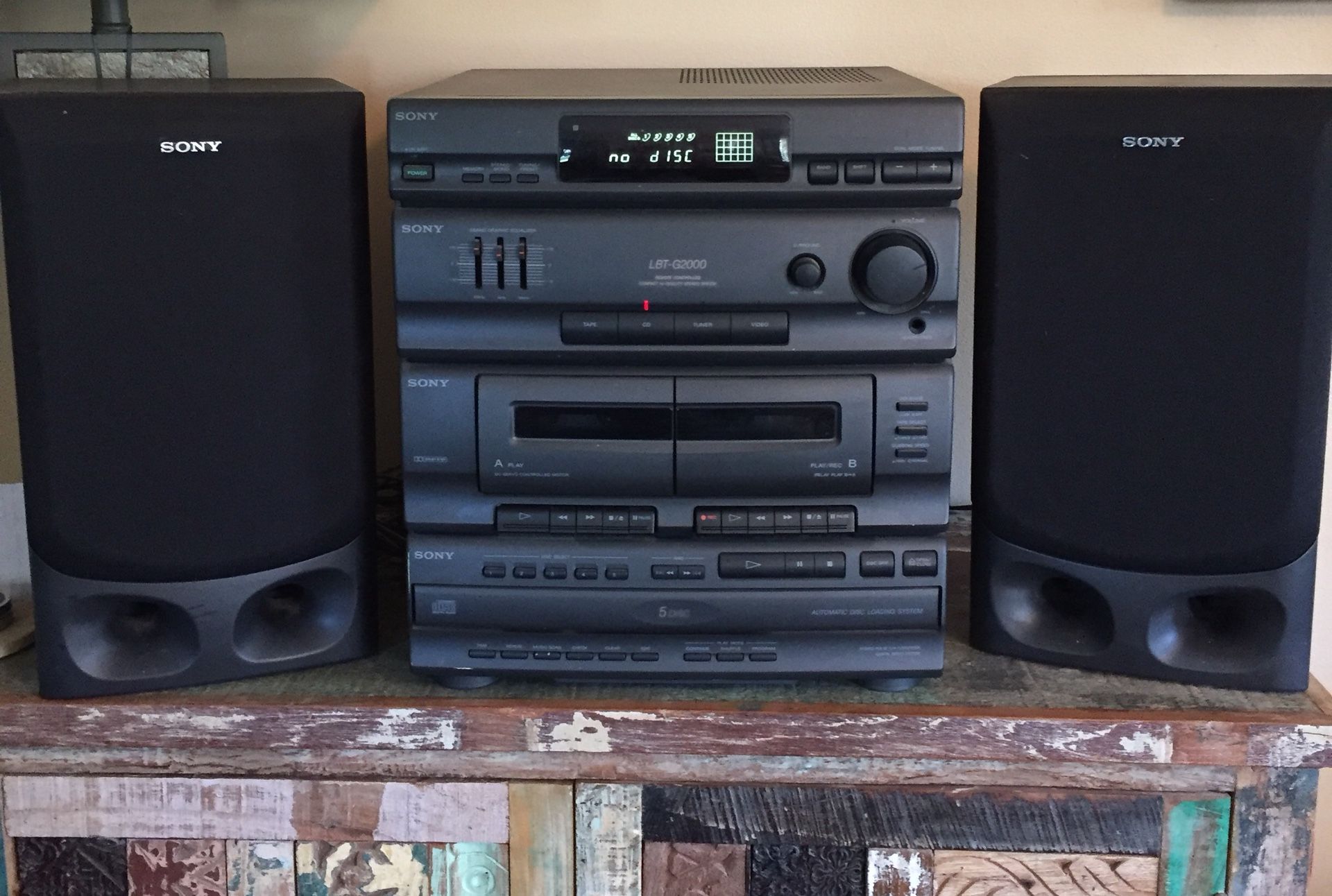 Sony LBT-G2000 Compact Hi-Fi stereo system plus Sony speakers and 1/2 spool of speaker wire. (5disc player, dual cassette,receiver). Porch pick-up