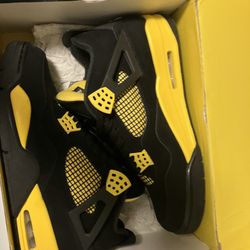 JORDAN 4 YELLOW THUNDERS