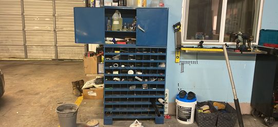 Storage cabinet