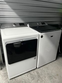 Maytag washer and dryer set works great Delivery&instalation available for extra cost