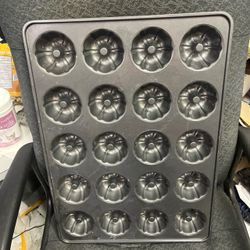 Wilton Mini Fluted Tube Pan Premium Non-Stick Mega 20-Cavity