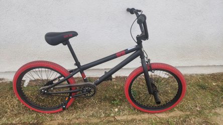 20," Dread BMX Bike Black and Red