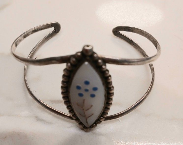 NATIVE AMERICAN ZUNI? WHITE MOTHER OF PEARL TURQUOISE INLAY CUFF BRACELET