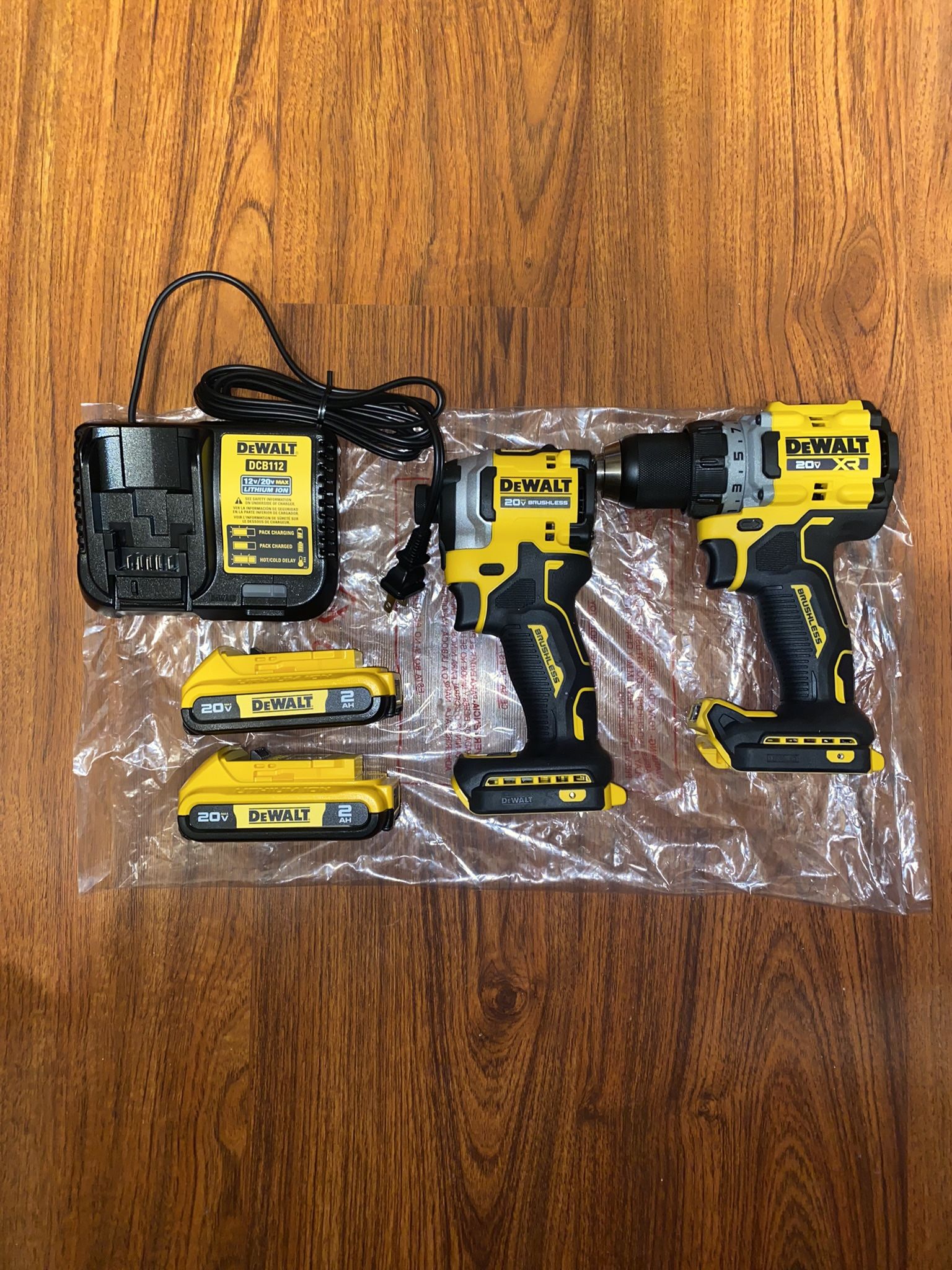 Dewalt 20v MAX XR Drill Driver DCD800 and ATOMIC Impact Driver