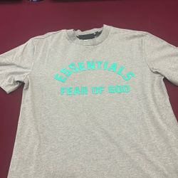 Essential T-shirt 