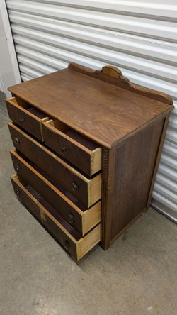 Antique dresser. Free delivery 👍