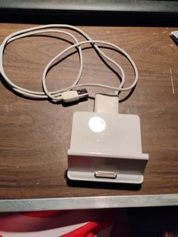 Apple A1352 Docking Station for Apple