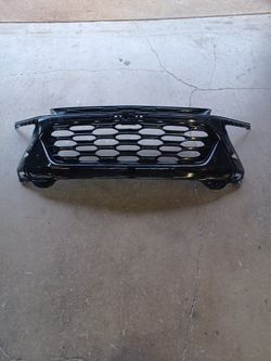 2021 Trax Grille 