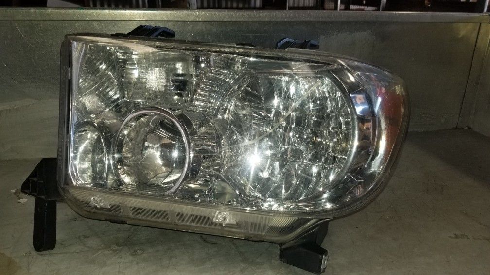 20-6848-00-1n Headlight