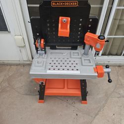 KIDS BLACK & DECKER PLAY WORK BENCH