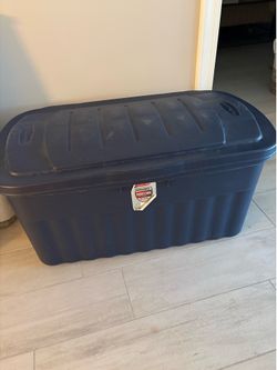 Rubbermaid Roughneck Storage Bin 40 GAL