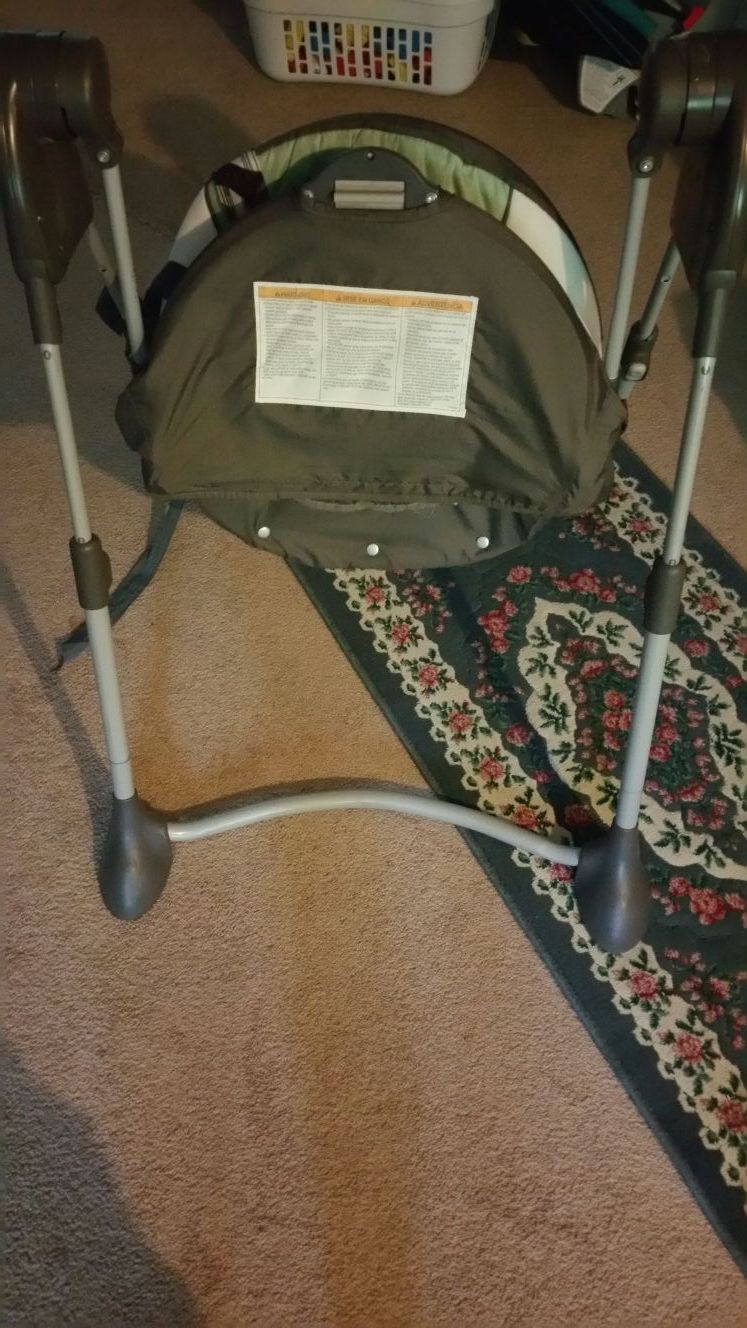 Graco baby swing