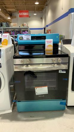 Frigidaire Electric Range Oven with Steam Clean $500