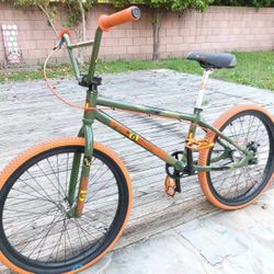 GT Pro Series 24" BMX Bike