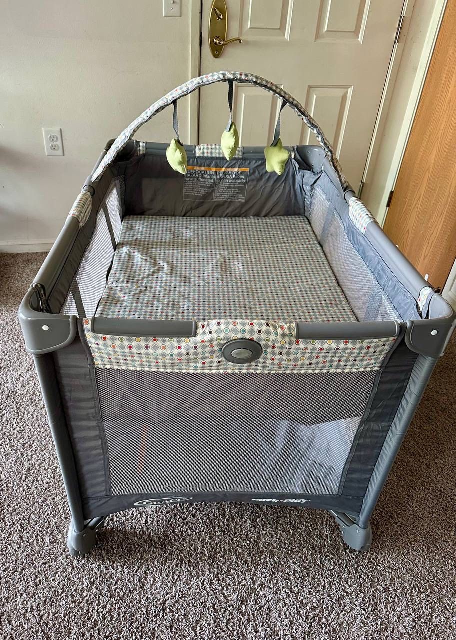 Graco baby crib