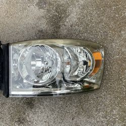OEM 2007 Dodge Ram 2500 Headlights 