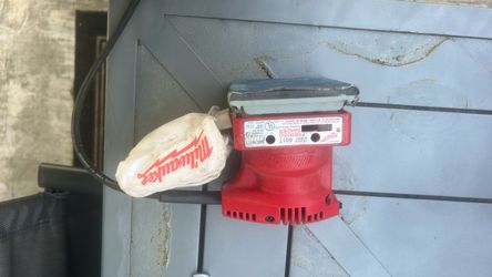 Milwaukee 6017 Finishing Sander