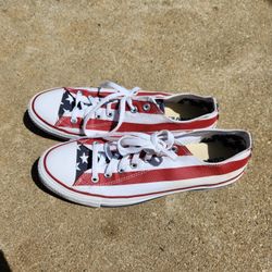 Men's Converse Size 11 Excellent Condition 