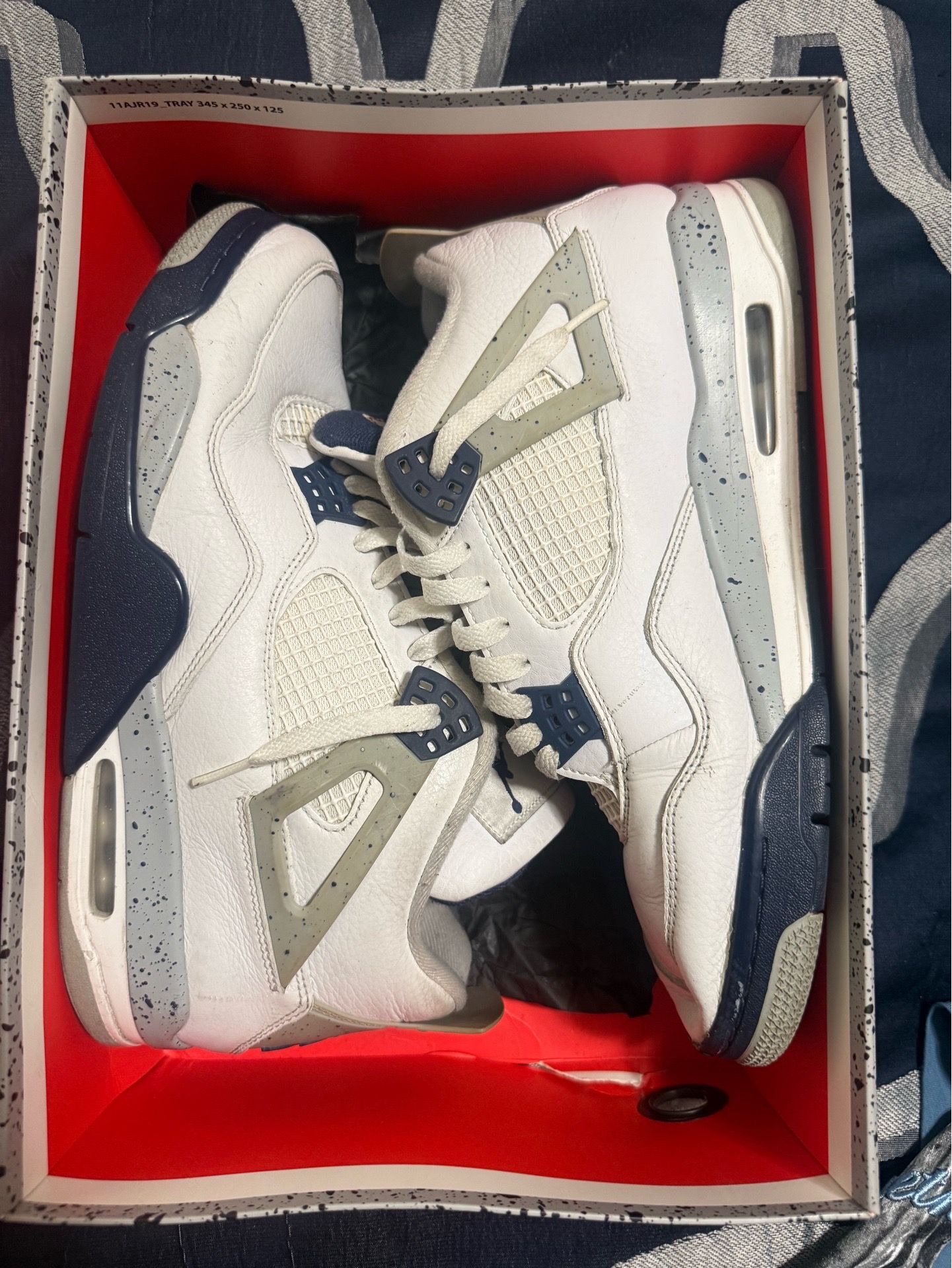 Jordan 4 “Midnight Navy”