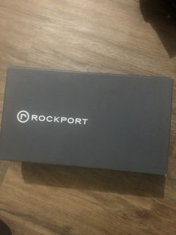 Rockport men’s 10.5 brown dress shoes never worn