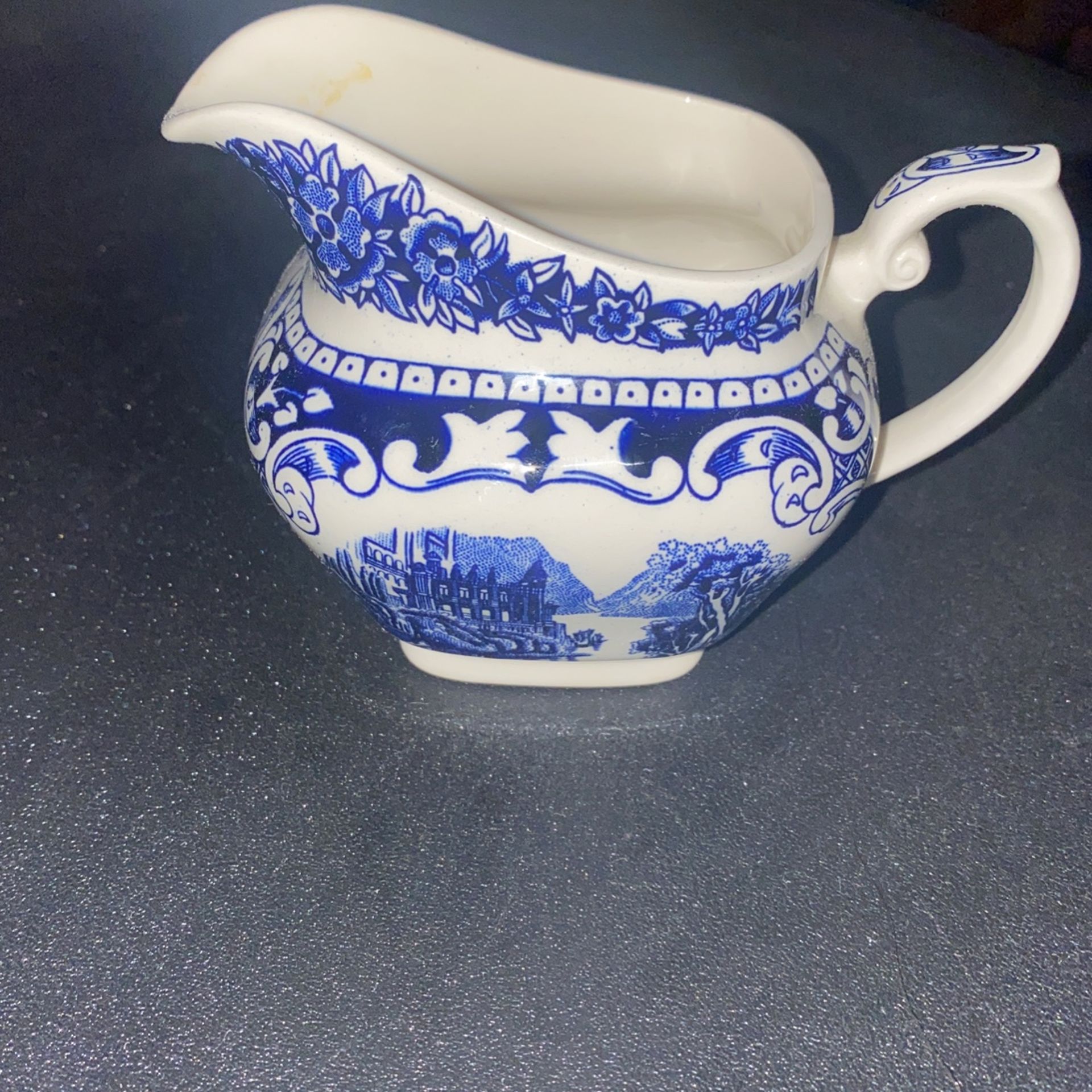 Cambridge old England ironstone - creamer