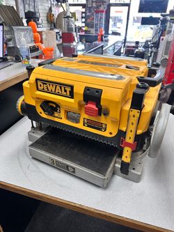 DEWALT DW735 13” THICKNESS PLANER, good condition